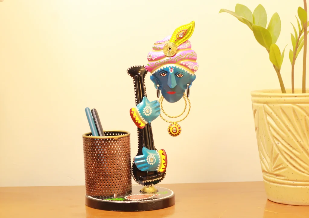 Iron Decorative Kirshna Sitar Musician Pen Stand