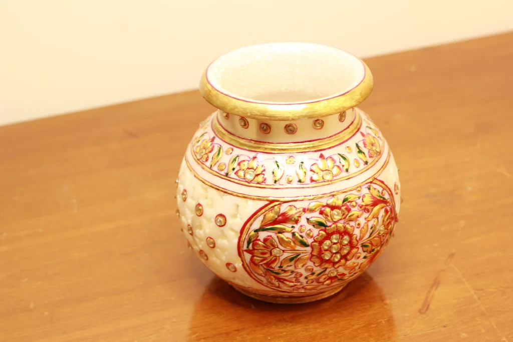 Marble Hand painted round lotaa